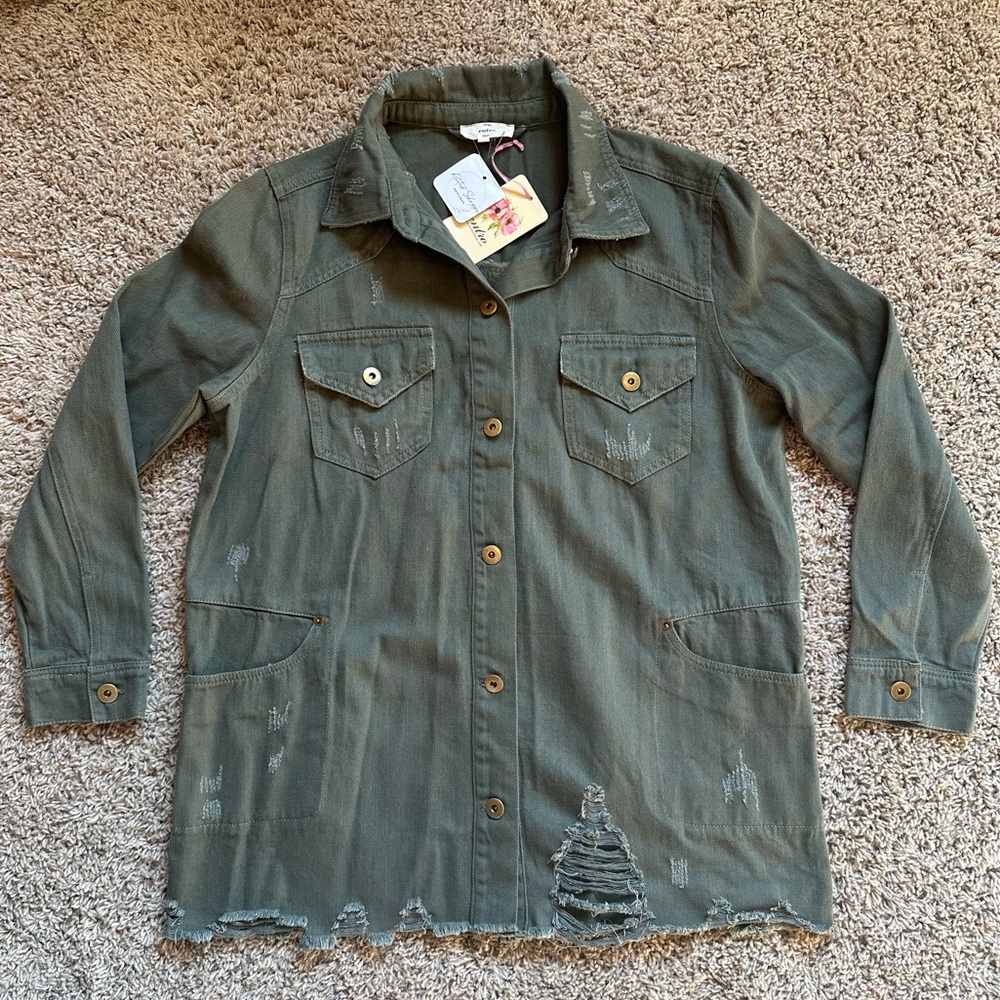 Entro distressed shacket